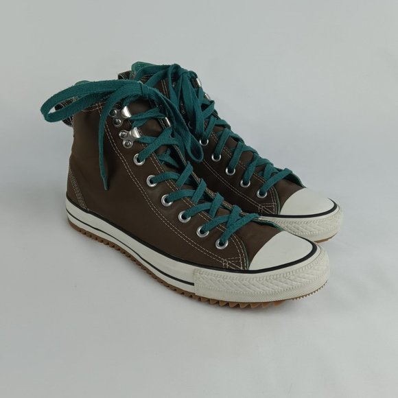 Converse Chuck Taylor High Top Sneakers. - Picture 2 of 12